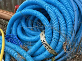 Dræneslanger, vandrør rest fra byggeriet 