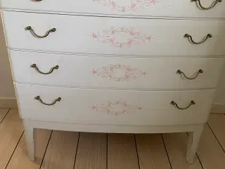 Almuemalet kommode 
