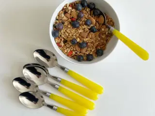 Retro skeer, stål og gul plast, 6 stk samlet