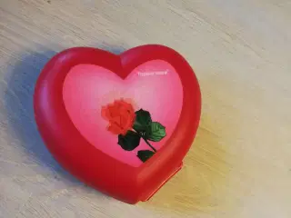Tupperware hjerte beholder 3D