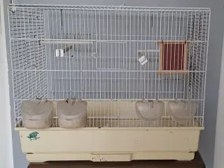 Stort hvidt fuglebur