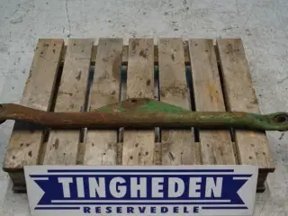 John Deere 1120 L.H. Liftarm AL18252