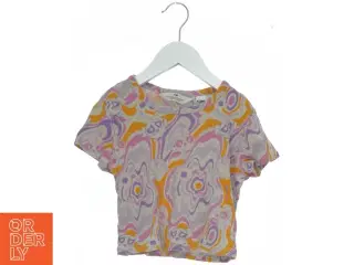Farverig T-Shirt med mønster fra H&M (str. 140)