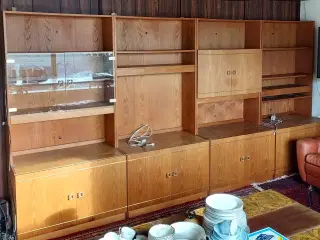 Teaktræsreol,  4 sektioner. GRATIS 