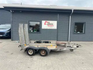 Ifor Williams Model 4 lille maskintrailer med ramper.