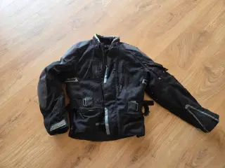 Motorcykeltøj, jakke og bukser. 