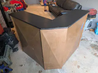 Bar + barstole 