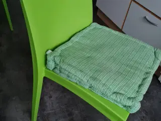 grøn plastik stoler
