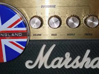 Jcm Marshall med rør