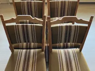 Spisebordsstole og spejl bortgives.