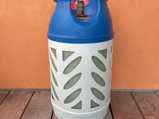 Letvægt gasflaske 10 kg med snap-kobling. Ca. 2-3 