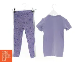 t-shirt og joggingbukser fra Adidas (str. 98 cm)