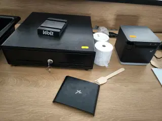 Kasseskuffe med bonprinter og ruller