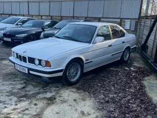 BMW E34 525ia