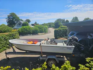 Styrepultsjolle med trailer