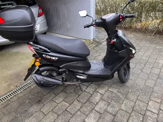 Scooter 30 km sælges