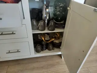 Smuk skænk massiv