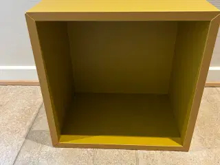 Karrygult IKEA skab 35 x 25 x 35