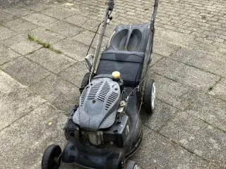 Plæneklipper sælges