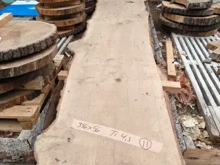 1 stk. Egetræsplanke str. 356 x 56 x 4,3