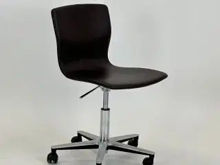 Butterfly swivel fra Magnus Olesen (Brun kunstlæder)