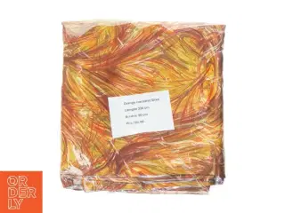 Silkestof med orange mønster (str. 330x90 cm)