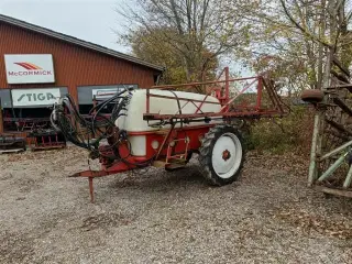 Hardi 2400L 18m.