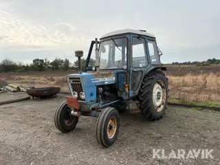 Traktor Ford 4600 , med slagleklipper
