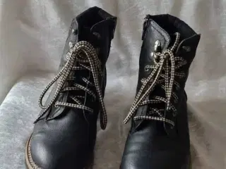 Støvler brugt få timer 