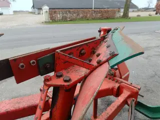 Kverneland E 3-furet vendeplov 14" uden pakkerarms beslag