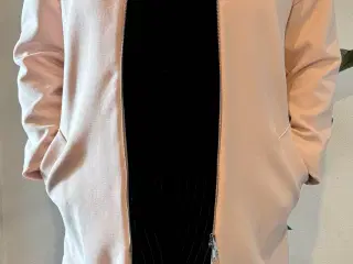 Flot sart Rosa blazer fra HM ( ny )