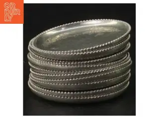 Sølvfarvede metalbakker (str. Ø 6,5 cm)