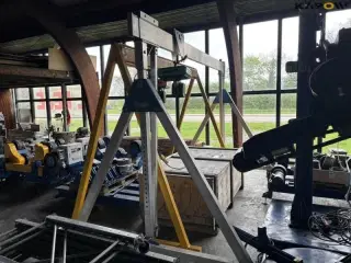 - - - 1000kg portal alu kran