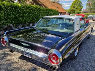 Ford Thunderbird 