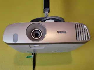 Benq W2000 projektor+Grandview lærrede+Tilbehør