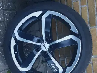 Frække Dotz Hanzo 8.5x19" alufælge med gode dæk