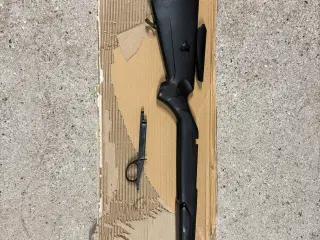Tikka T3 skæfte plus 1 stk 5 skuds magasiner