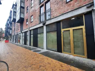 Grab n Go/ Street side Hotel