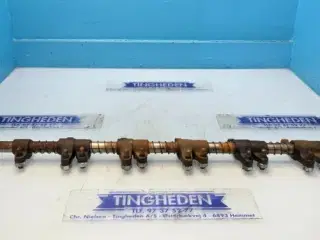 John Deere  6068   Vippeaksel  RE536260