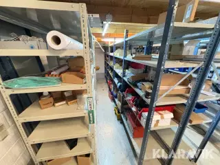 Værkstedsreoler med indhold