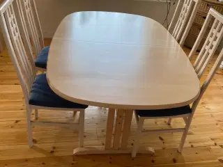 Spisebord med 6 stole