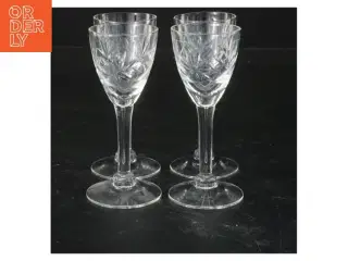 Sæt med fire krystalglas (str. 10 cm x 4 ø cm)