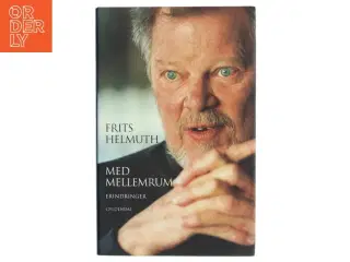 Med mellemrum : erindringer af Frits Helmuth (Bog)