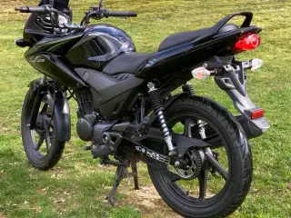 Honda CBF 125. Økonomisk begynder /pendler mc.