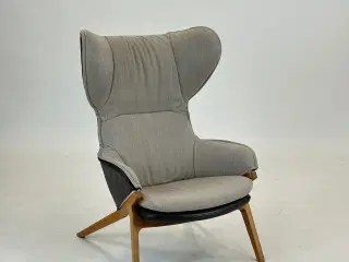 P22 Wingback Lounge Chair - Cassina