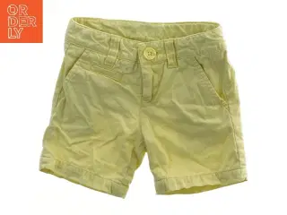 Lysegule Shorts fra United Colors Of Benetton (str. 25x25 cm)