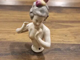 Antik halvdukke i porcelæn 