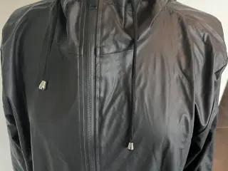 Rains M/L