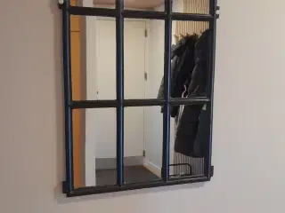 Spejl udført af staldvindue