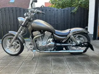 Suzuki intruder vs 1400